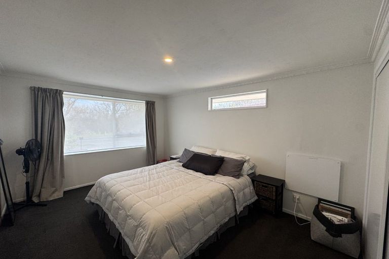 Photo of property in 1/96 Lake Terrace Road, Burwood, Christchurch, 8061