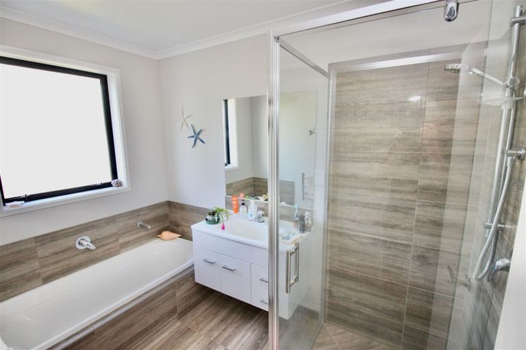 Photo of property in 20 Aquila Drive, Whitianga, 3510