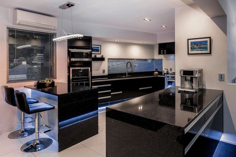 Photo of property in 12 Harry Ell Drive, Cashmere, Christchurch, 8022