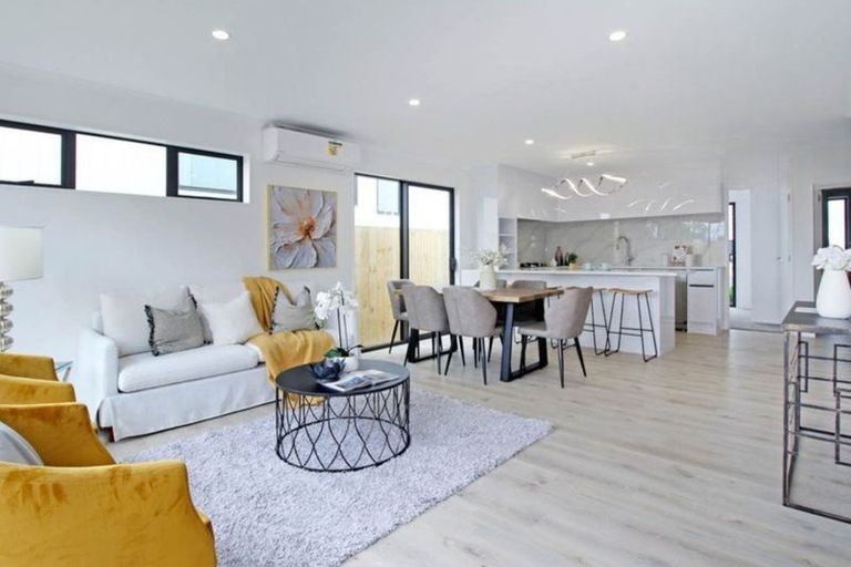 Photo of property in 20e Hill Road, Papatoetoe, Auckland, 2025