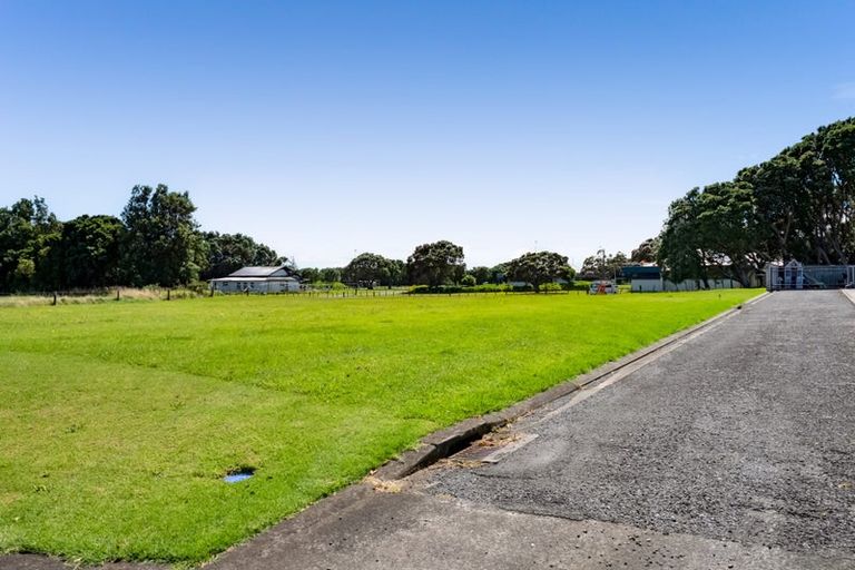 Photo of property in 25a Dolphin Parade, Bell Block, New Plymouth, 4312