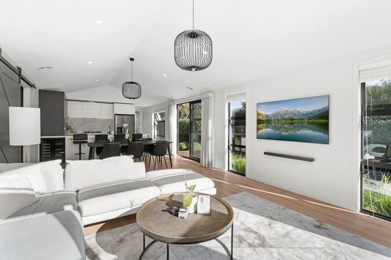 Photo of property in 9 Guardsman Place, Prebbleton, 7604