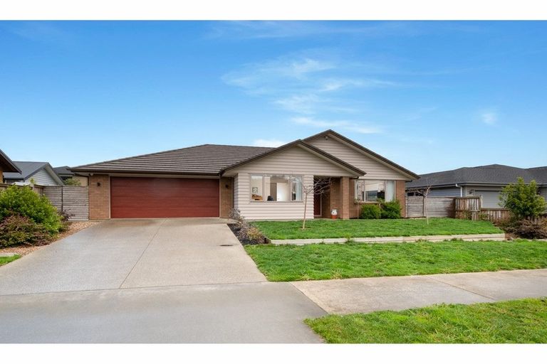 Photo of property in 18 Josh Road, Huapai, Kumeu, 0810