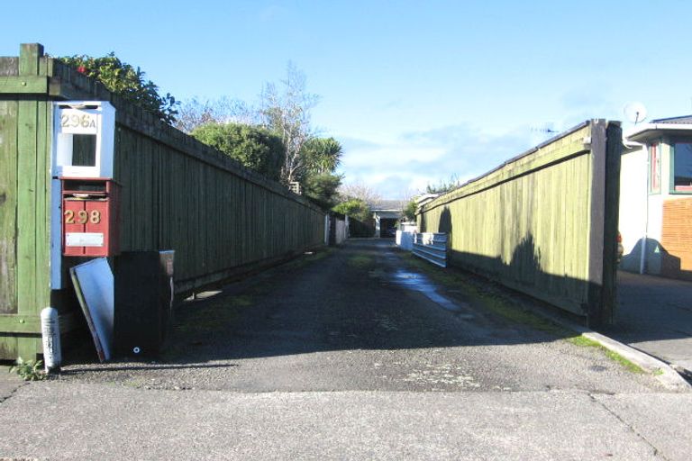 Photo of property in 298 Tremaine Avenue, Takaro, Palmerston North, 4412