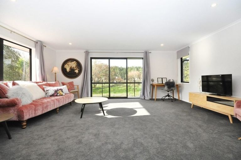 Photo of property in 11 Riverboat Lane, Helensville, 0800