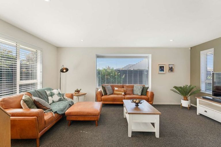 Photo of property in 73 Sequoia Way, Rangiora, 7400