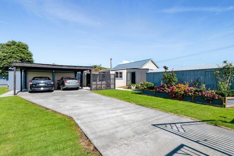 Photo of property in 10 Tauranga-a-ika Street, Manaia, 4612