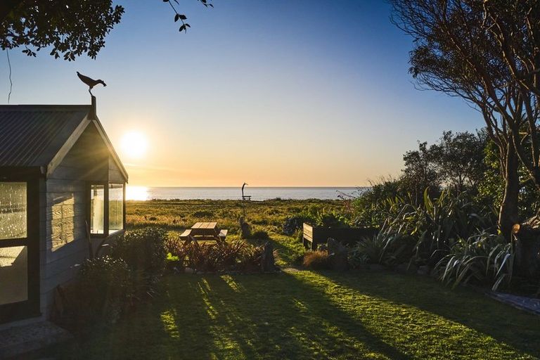 Photo of property in 182 Rarangi Beach Road, Rarangi, Blenheim, 7273