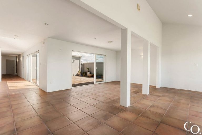 Photo of property in 41 Karewa Parade, Papamoa Beach, Papamoa, 3118