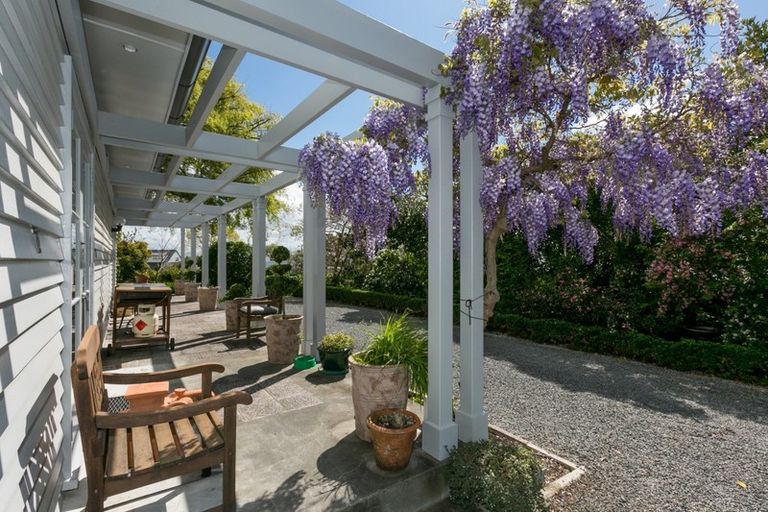 Photo of property in 27 Kopanga Road, Havelock North, 4130