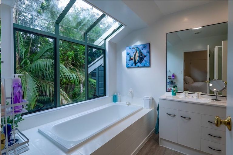 Photo of property in 153 Woodlands Park Road, Titirangi, Auckland, 0604