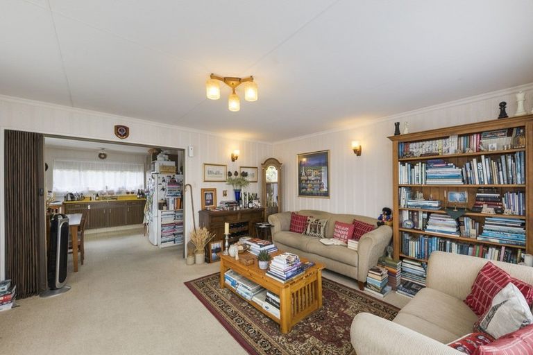 Photo of property in 25 Redwood Grove, Hokowhitu, Palmerston North, 4410