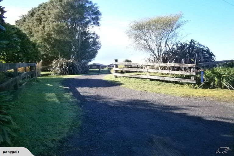 Photo of property in 581 Waitara Road, Huirangi, New Plymouth, 4373