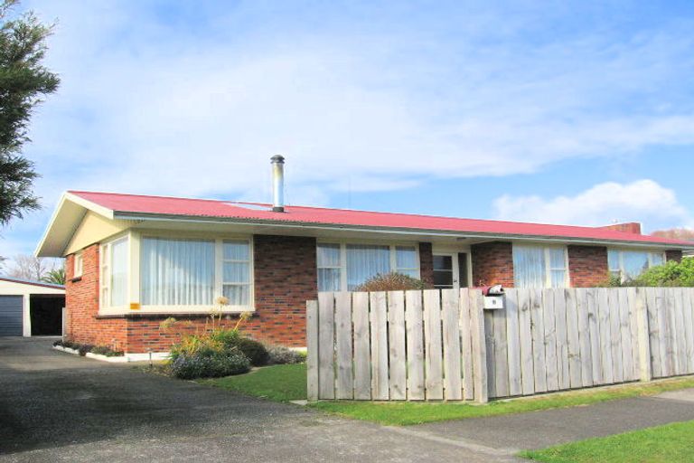 Photo of property in 15 Kennedy Avenue, Feilding, 4702