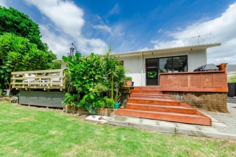 Photo of property in 3b Campion Road, Waikanae Beach, Waikanae, 5036