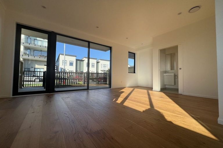 Photo of property in 1 Mahalo Avenue, Wiri, Auckland, 2104