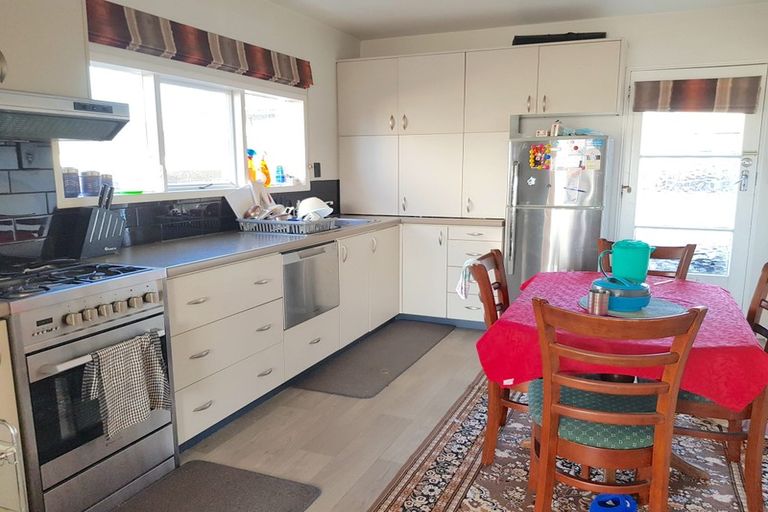 Photo of property in 2/27 Burdale Street, Riccarton, Christchurch, 8011