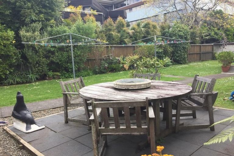 Photo of property in 10/10 Blomfield Spa, Takapuna, Auckland, 0622