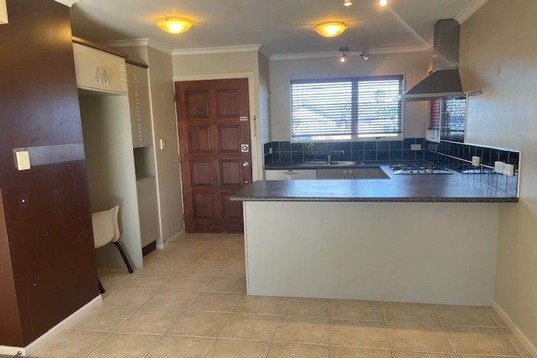 Photo of property in 22 Craigavon Drive, East Tamaki, Auckland, 2013