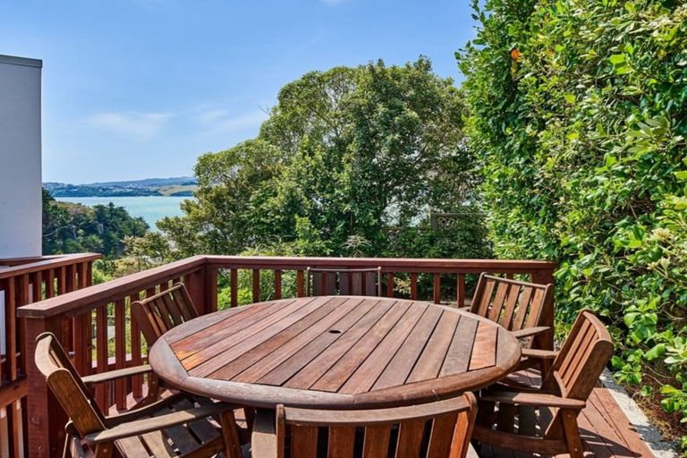 Photo of property in 50 Molyneux Close, Whitby, Porirua, 5024