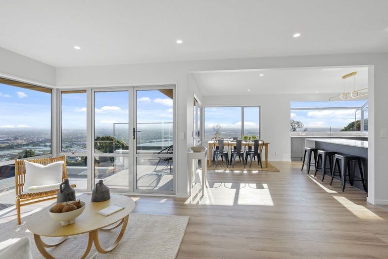 Photo of property in 283 Cannon Hill Crescent, Mount Pleasant, Christchurch, 8081