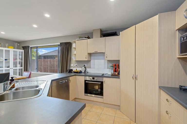 Photo of property in 19 Pohutukawa Crescent, Parklands, Christchurch, 8083