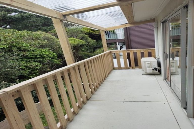 Photo of property in 15b Caesars Place, Churton Park, Wellington, 6037