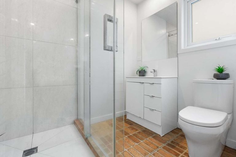 Photo of property in 2/9 Vine Street, Mangere East, Auckland, 2024