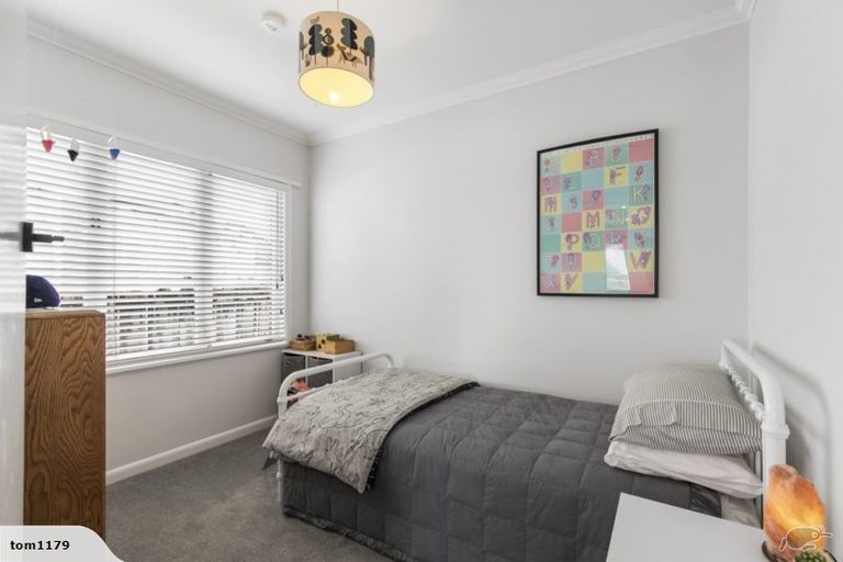 Photo of property in 15 Kokiri Street, Te Atatu South, Auckland, 0610