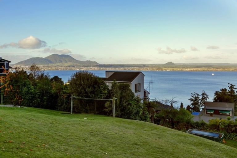 Photo of property in 89 Wakeman Road, Acacia Bay, Taupo, 3330