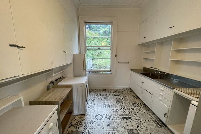 Photo of property in 16a Clifton Terrace, Kelburn, Wellington, 6012