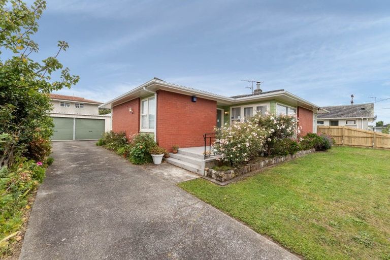 Photo of property in 4 Rosebank Avenue, Avalon, Lower Hutt, 5011