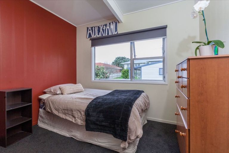 Photo of property in 59 Mcfadzean Drive, Blockhouse Bay, Auckland, 0600