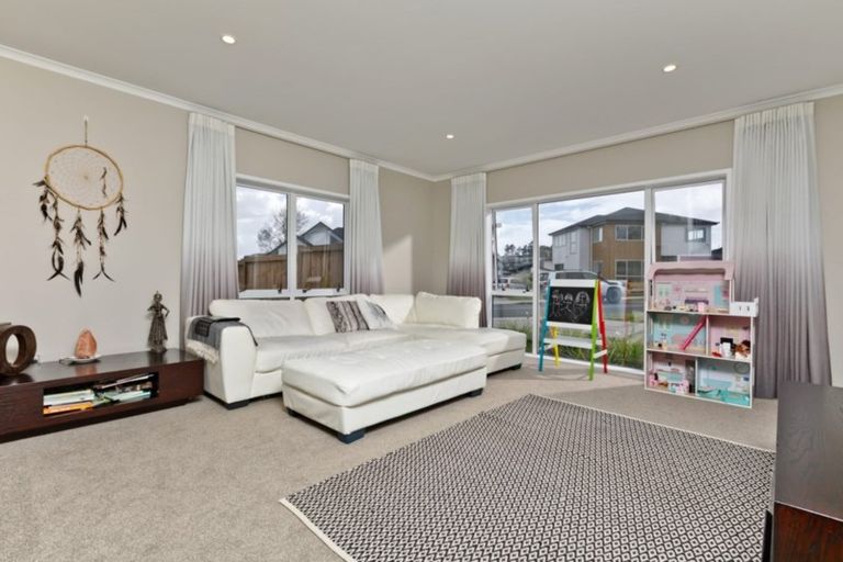 Photo of property in 103 Harris Drive, Silverdale, 0932