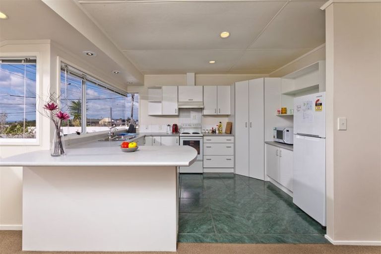 Photo of property in 738 East Coast Road, Pinehill, Auckland, 0632