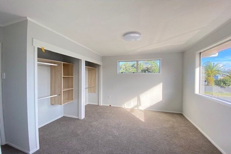 Photo of property in 75 Lewisham Street, Highland Park, Auckland, 2010