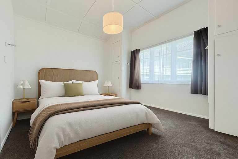 Photo of property in 1 Titahi Bay Road, Porirua City Centre, Porirua, 5022