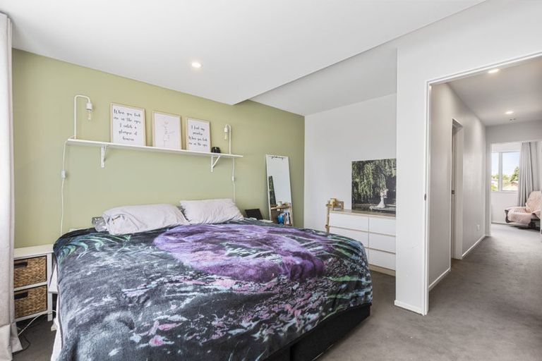 Photo of property in 5/11 Ray Small Drive, Papakura, 2110