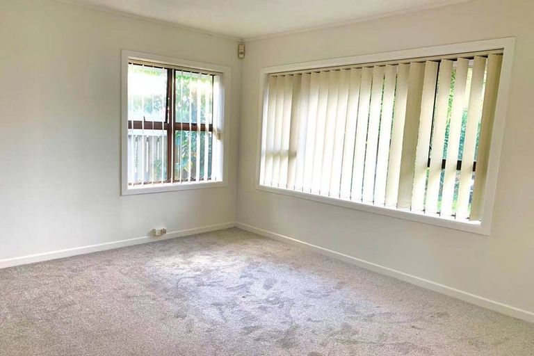 Photo of property in 26 Swanson Road, Henderson, Auckland, 0610