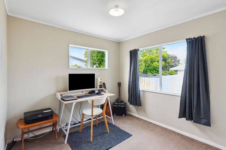 Photo of property in 73 Langdale Avenue, Paraparaumu, 5032