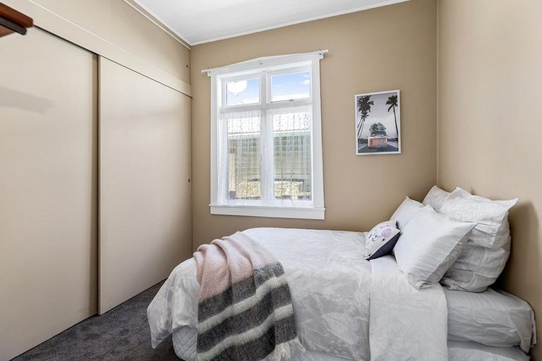 Photo of property in 167a Sutherland Road, Lyall Bay, Wellington, 6022