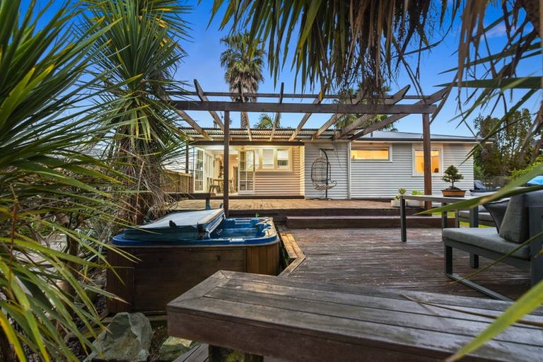 Photo of property in 17 Kingsway Crescent, Forest Lake, Hamilton, 3200