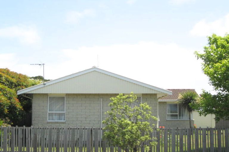 Photo of property in 44 Saint Heliers Crescent, Aranui, Christchurch, 8061