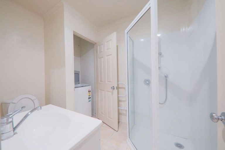 Photo of property in 9 Ballintra Close, Pinehill, Auckland, 0632