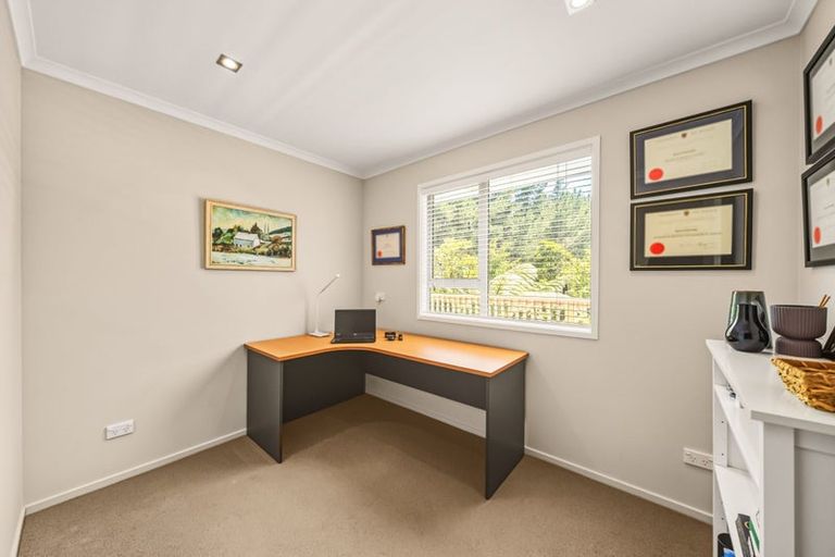 Photo of property in 13 Marua Palm Grove, Timberlea, Upper Hutt, 5018