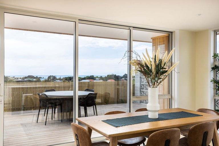 Photo of property in 9a Lemont Place, Westown, New Plymouth, 4310