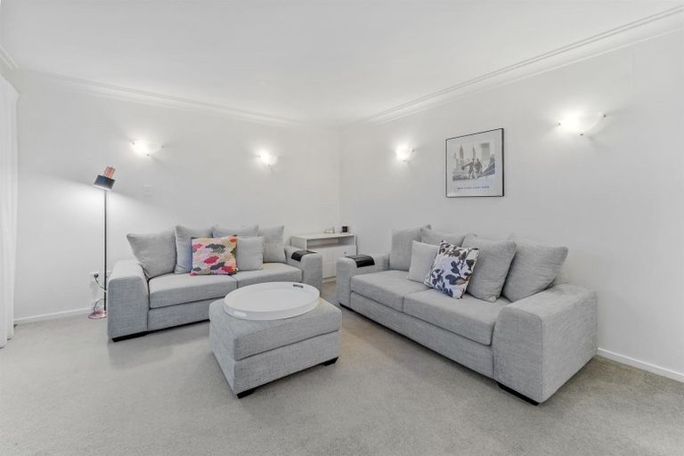 Photo of property in 4/2 Argyle Terrace, Milford, Auckland, 0620