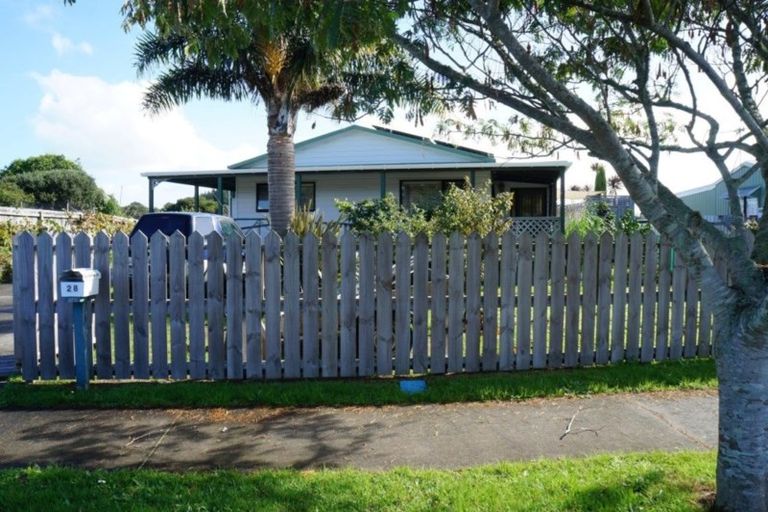 Photo of property in 28 Tamure Place, Ruakaka, 0116