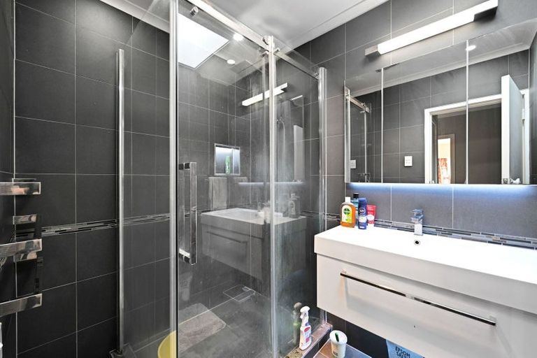 Photo of property in 104 Poaka Avenue, Dinsdale, Hamilton, 3204