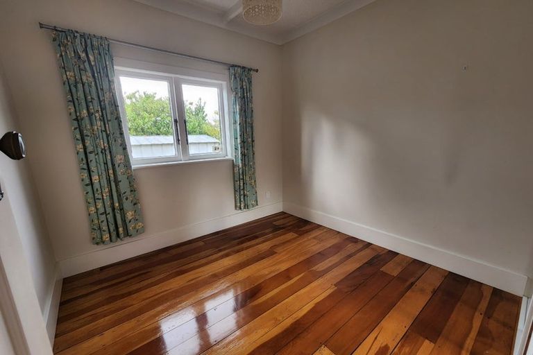 Photo of property in 8 Formby Avenue, Point Chevalier, Auckland, 1022